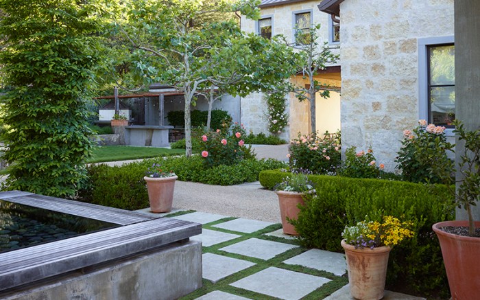 Mediterrane sitzecke im garten gestalten